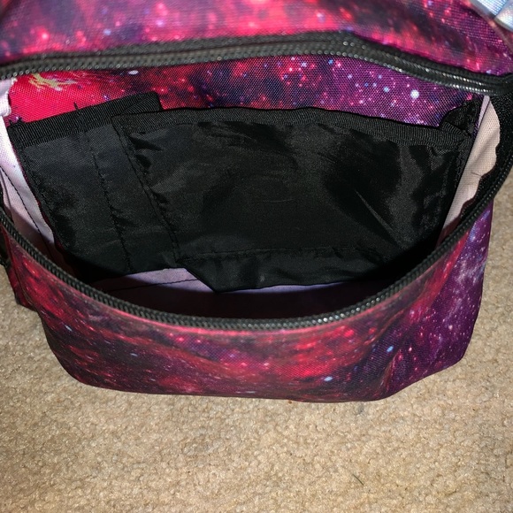 Backpack - Picture 3 of 4